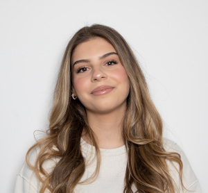 Elvira Selmani